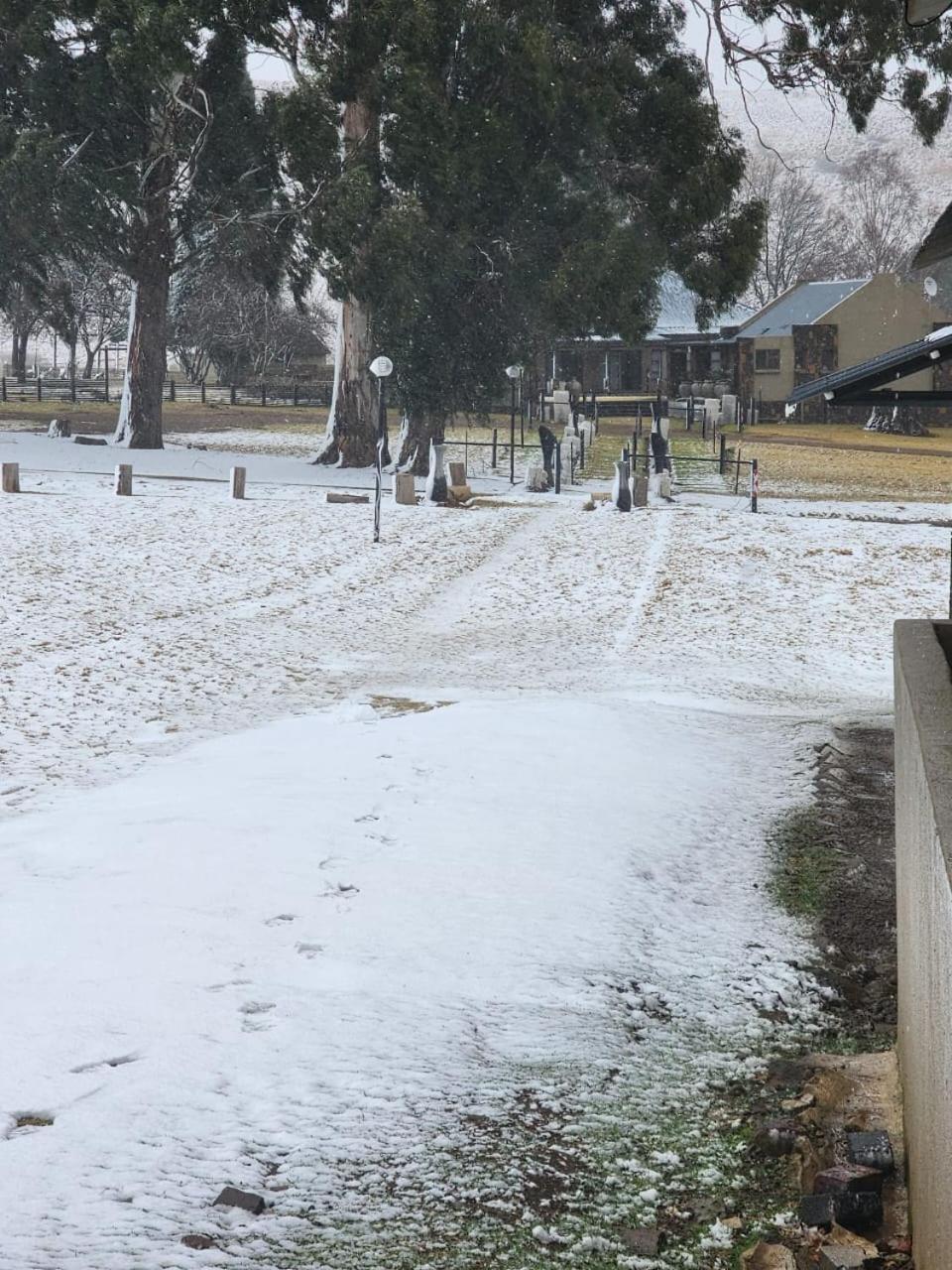 Wetlands Game Lodge Wakkerstroom エクステリア 写真